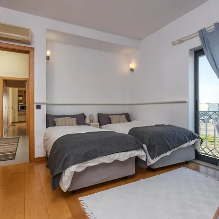 Figuras House Luxury * Φάρο